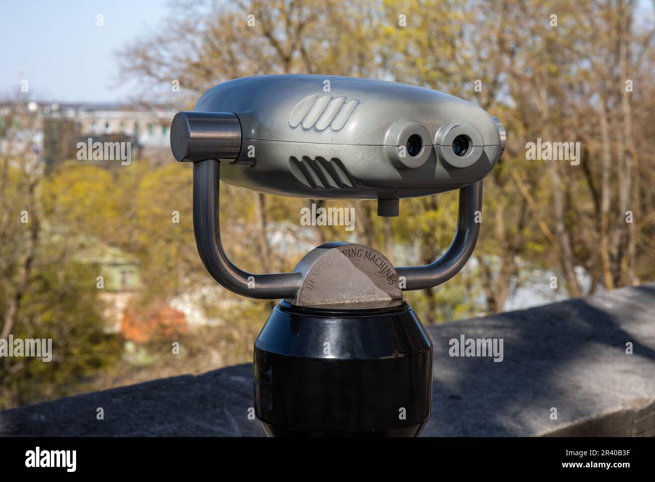 Hi-Spy-Anzeigemaschinen, die Oszilloskope oder Betrachtungsgeräte oder Ferngläser zur Beobachtung verwenden Stockfoto