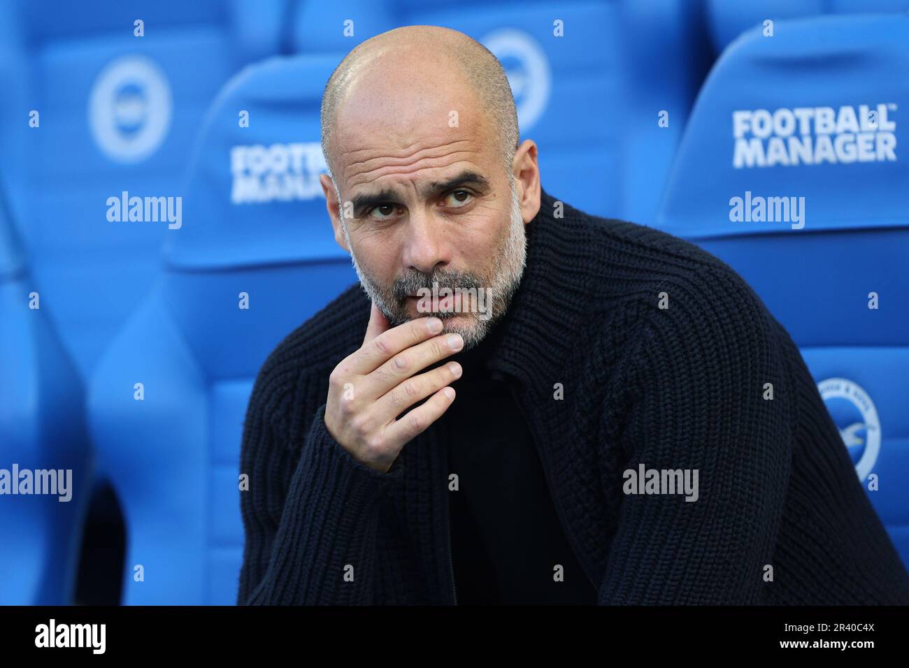 PEP Guardiola auf der Bank als Manager des Manchester City FC im AMEX Stadium Stockfoto