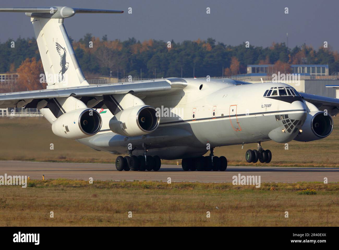 Ein IL-76MF-Transportflugzeug der jordanischen Luftwaffe startet in Zhukowsky, Russland. Stockfoto