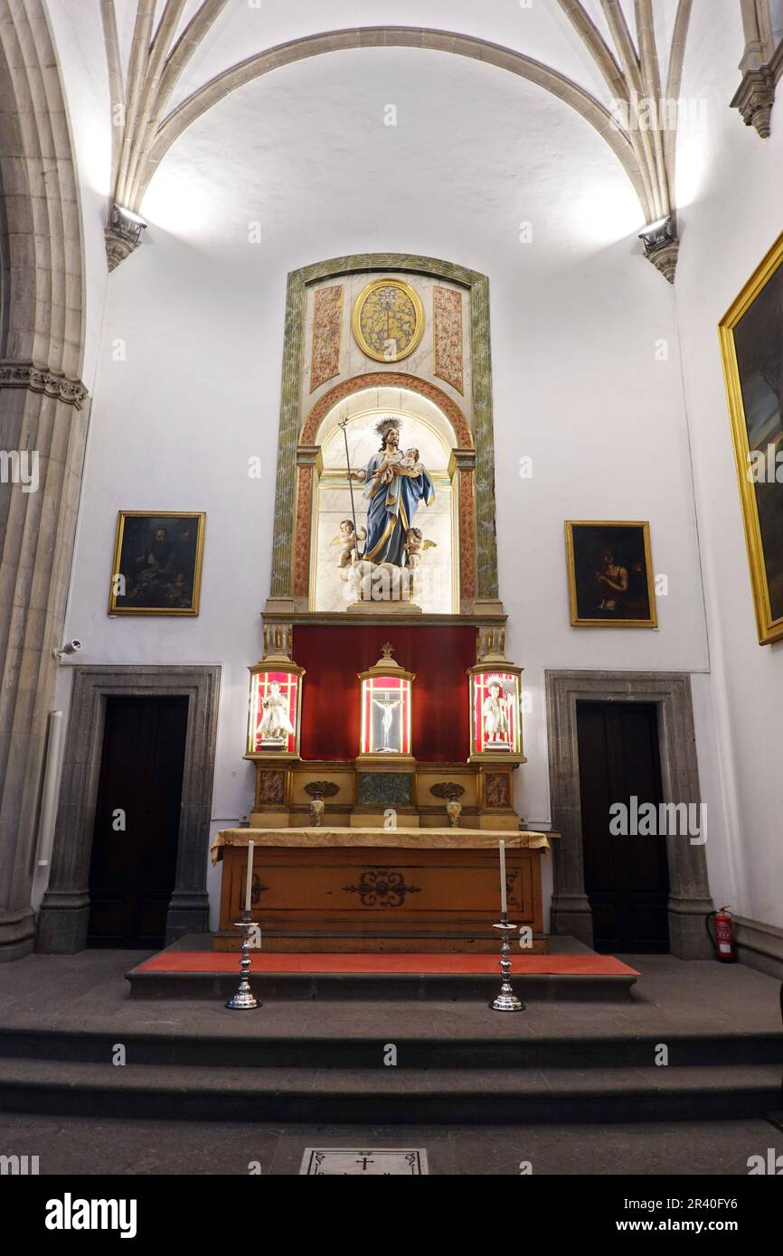 Seitenaltar in der Kathedrale von Santa Ana Stockfoto