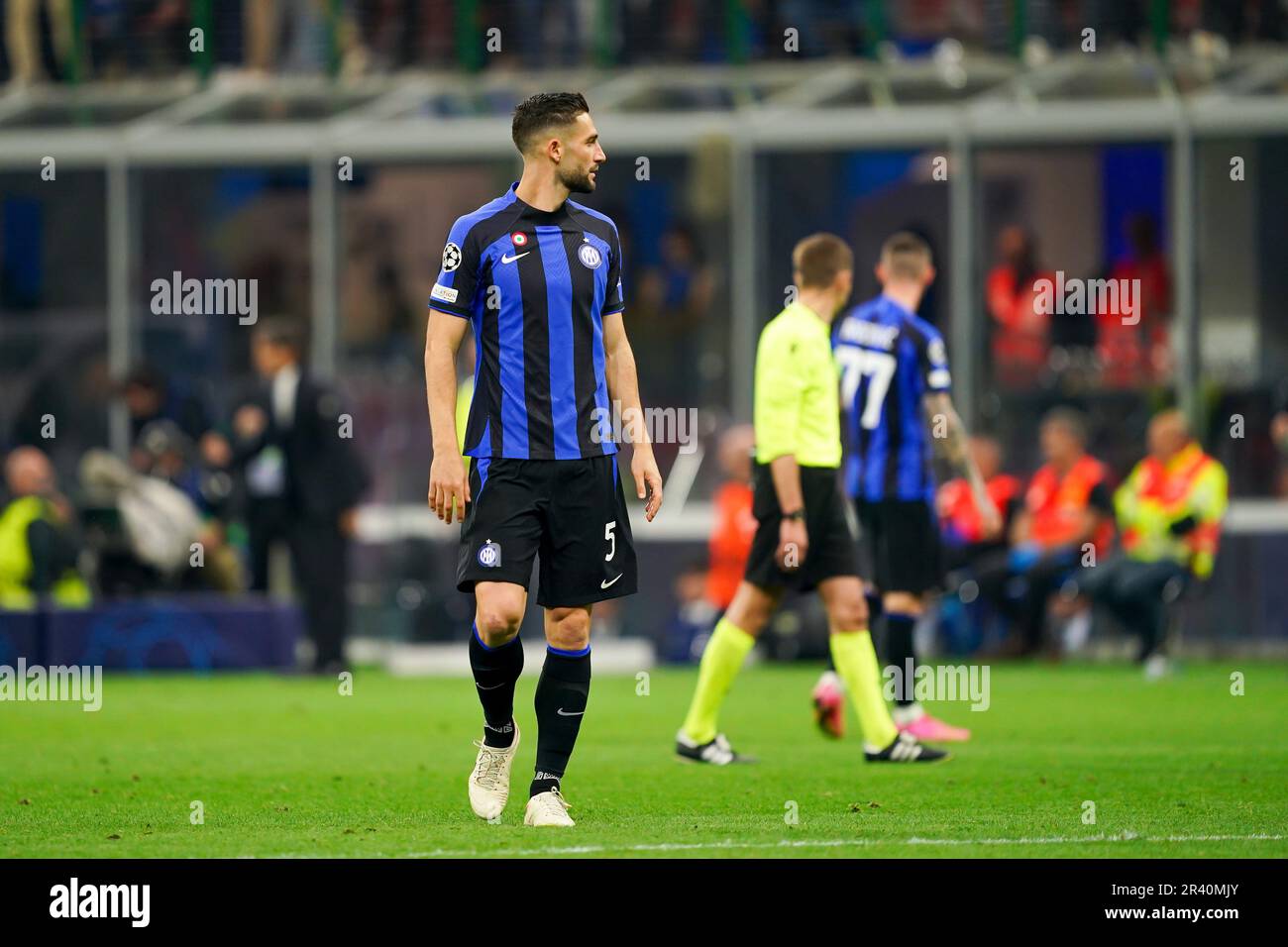 Mailand, Italien. 16. Mai 2023. Mailand, Italien, Mai 16. 2023: Roberto Gagliardini (5 Inter) schaut auf das Halbfinale der UEFA Champions League zwischen Inter und Mailand im Stadio San Siro in Mailand, Italien. (Daniela Porcelli/SPP) Kredit: SPP Sport Press Photo. Alamy Live News Stockfoto