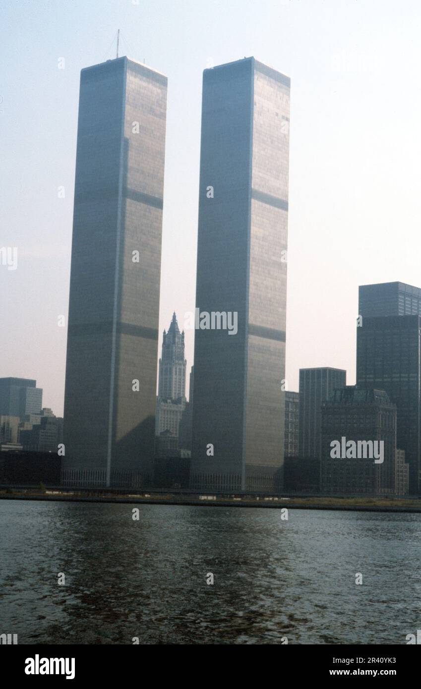 New York City, New York, USA - Oktober 1978: Blick auf das World Trade Center, Oldtimer-Film Stockfoto New York City, New York, USA - Oktober 1978: Blick auf das World Trade Center, Oldtimer-Film Stockfoto