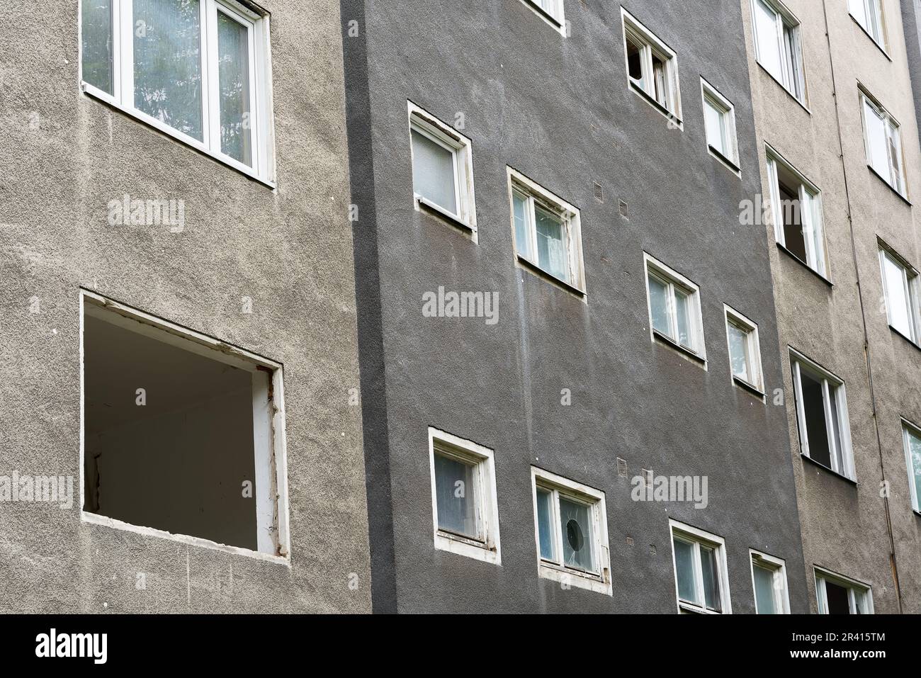 Leerstehendes altes Wohngebäude kurz vor dem Abriss im Stadtzentrum von Berlin Stockfoto