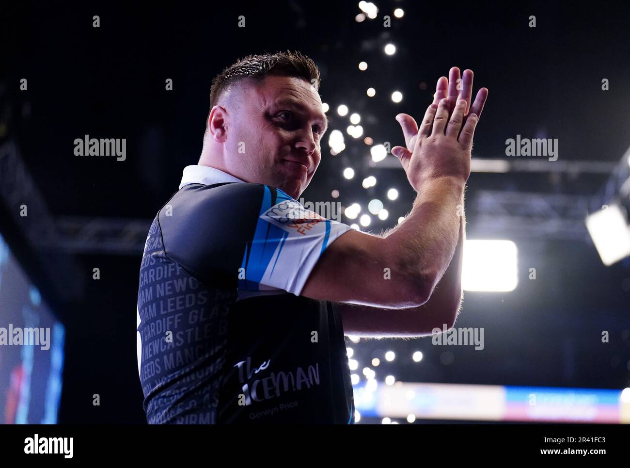 Gerwyn Price während seines Spaziergangs vor dem Finale der Cazoo Premier League Playoffs bei