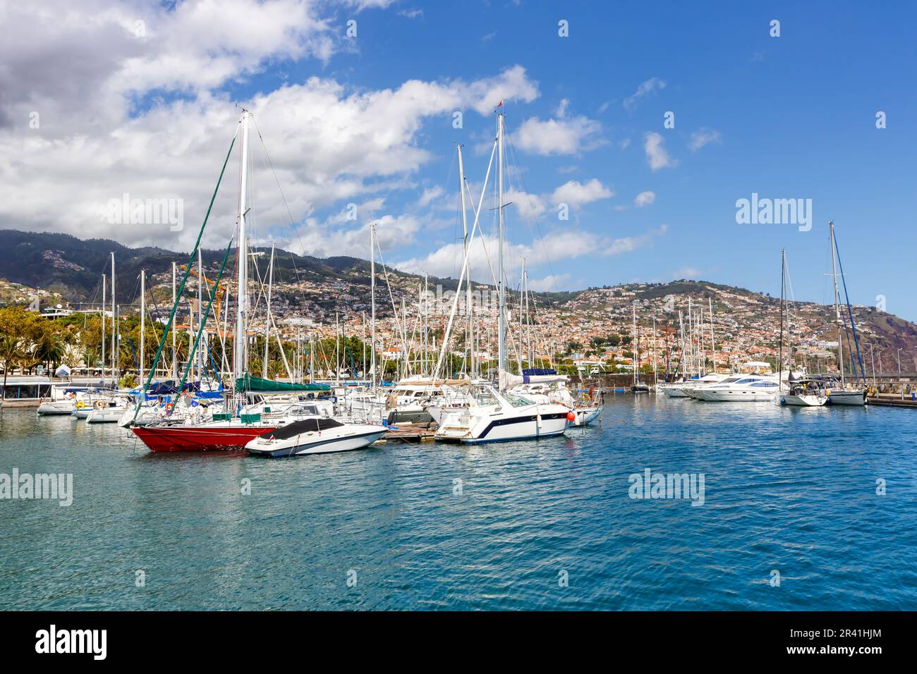 Marina Hafen mit Booten in Funchal auf Madeira Island in Portugal Stockfoto