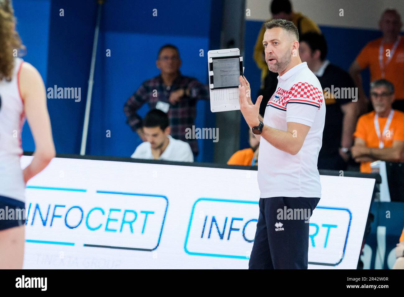 Lanciano, Italien. 22. Mai 2023. Piotr Matela Cheftrainer der kroatischen Nationalmannschaft womenís beim DHL Test Match Turnier womenís Volleyball zwischen Italien und Kroatien im Palazzetto dello Sport. Endstand: Italien 3:1 Kroatien. (Foto: Davide Di Lalla/SOPA Images/Sipa USA) Guthaben: SIPA USA/Alamy Live News Stockfoto