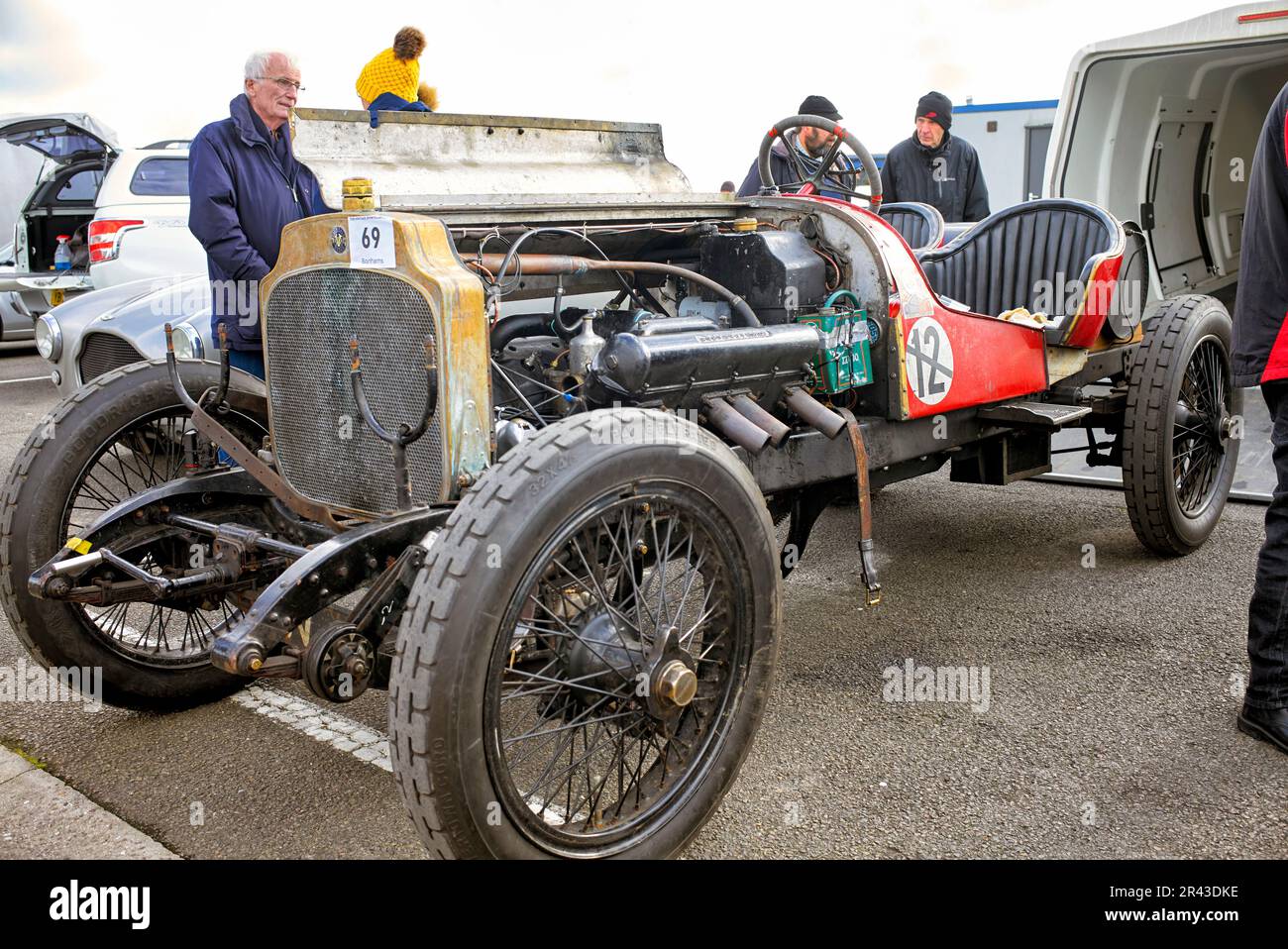 Ein alter Vauxhall-Wagen. 2023 VSCC Pomeroy Trophy Classic Cars Silverstone Circuit England Großbritannien Stockfoto