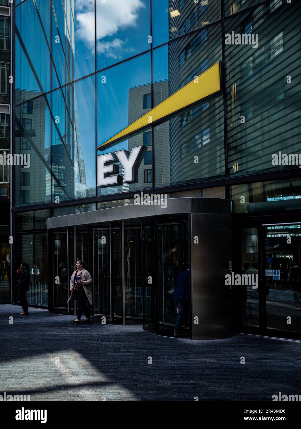 EY London Global Headquarters Global HQ 6 Mehr London Place, London Bridge City London. Ernst & Young Global Limited. Architects Foster und Partner Stockfoto