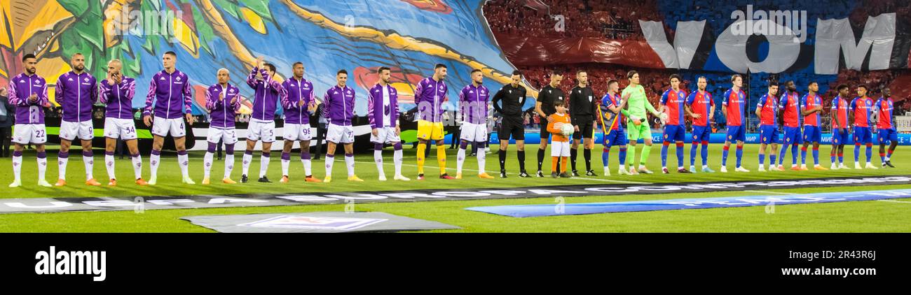 ACF Fiorentina auf der linken Seite und FC Basel auf der rechten Seite Stockfoto
