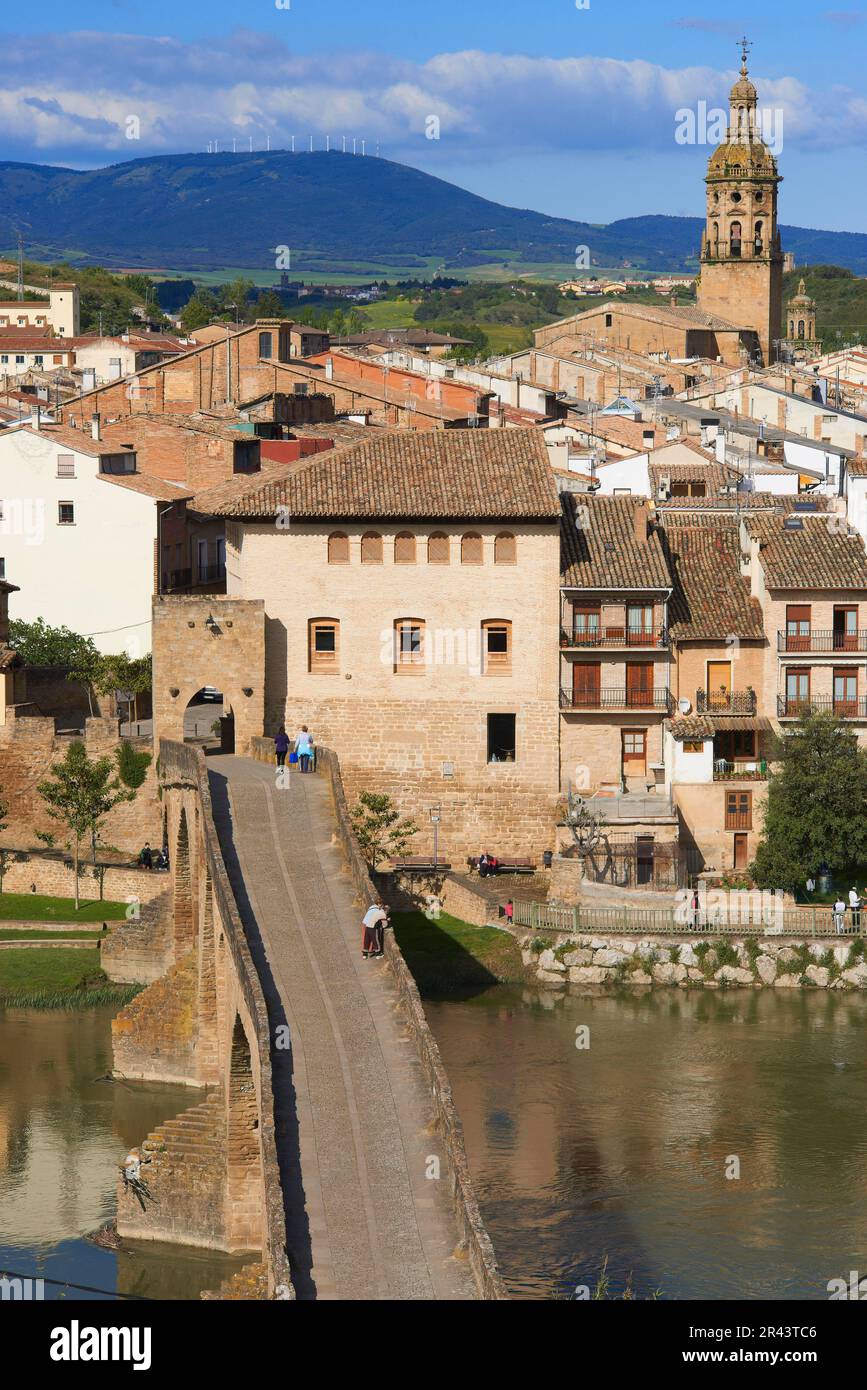 Straße nach Santiago, Puente la Reina, Gares, mittelalterliche Brücke, Fluss Arga, Way of St. James, Navarre, Spanien Stockfoto