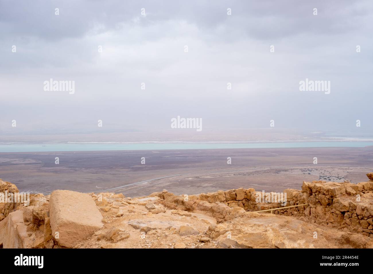 Blick auf die jüdische Wüste und das Tote Meer. Südlicher Bezirk, Israel. Stockfoto