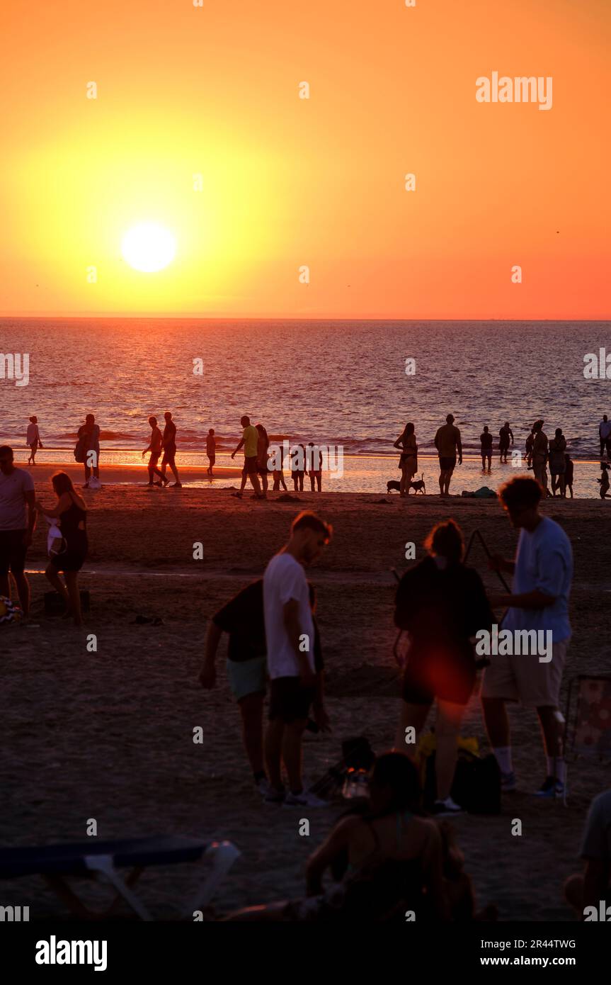 Niederlande, Hook of Holland (Hoek van Holland): Sonnenuntergang über dem Strand Stockfoto
