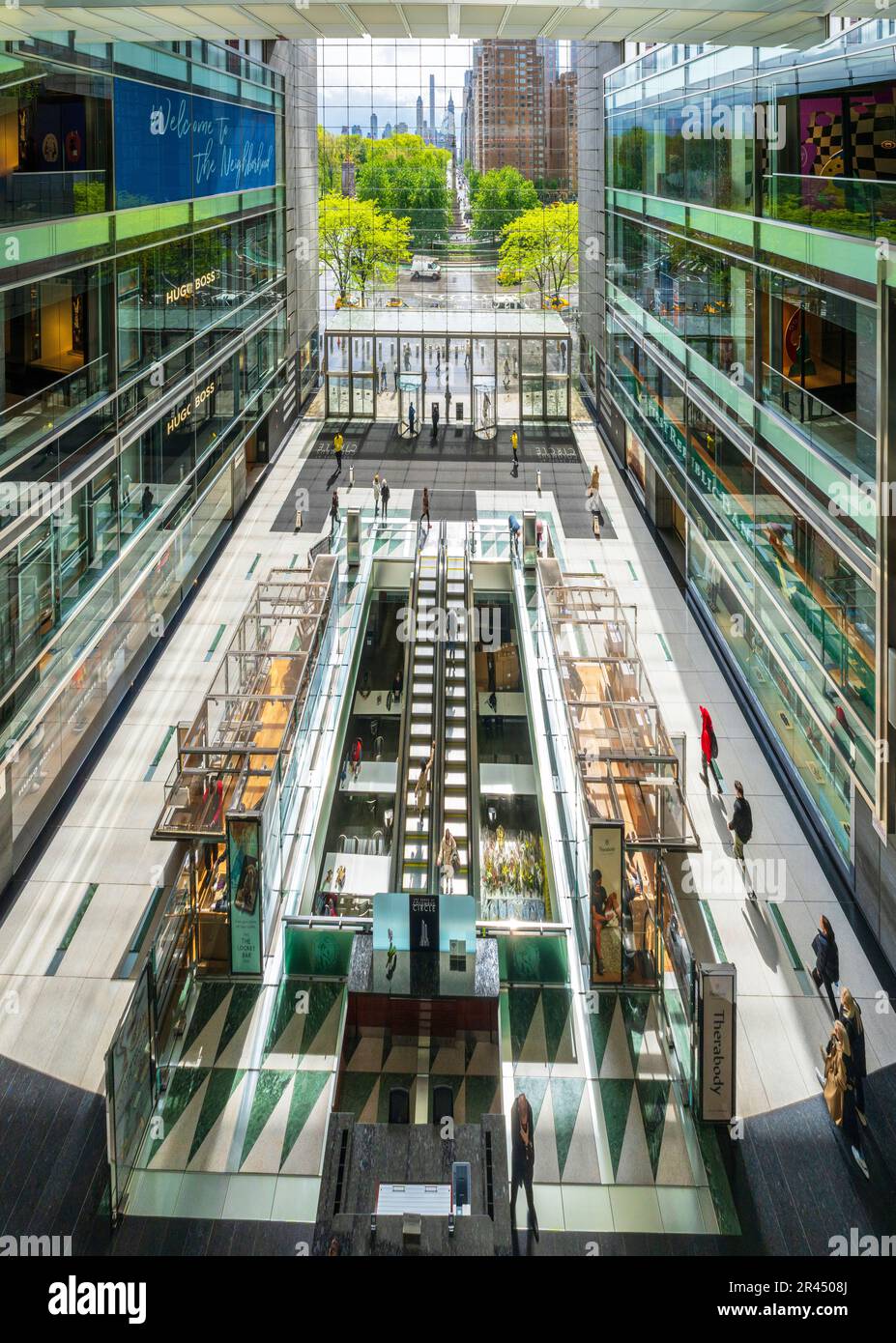 Columbus Circle Shopping Mall, Manhatten New York City, NY, Vereinigte Staaten von Amerika Stockfoto