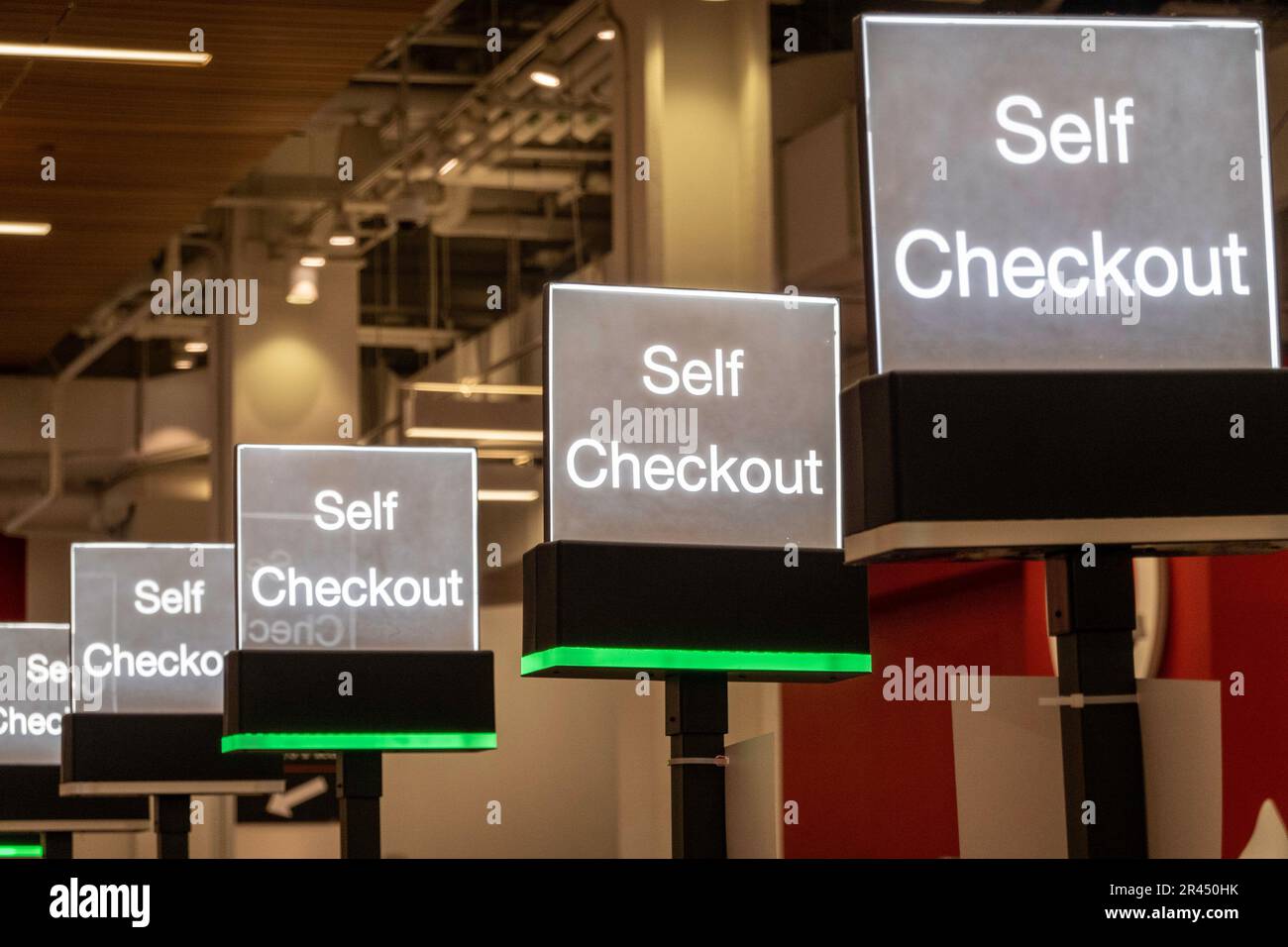 Self Service Checkout Stände, Target Department Store, 2023, New York City, USA Stockfoto
