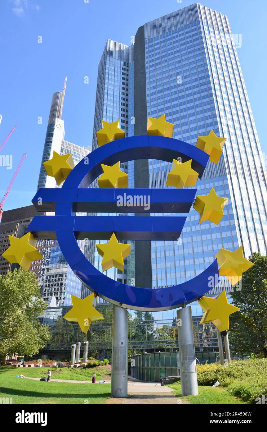 Frankfurt am Main, Deutschland - 08.26.2018: EURO-Zeichen in Frankfurt Stockfoto