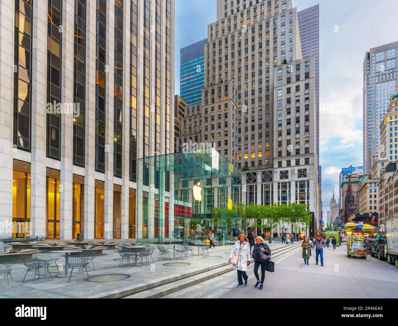Fifth Avenue Street Scene, Manhatten New York City, NY, Vereinigte Staaten von Amerika Stockfoto