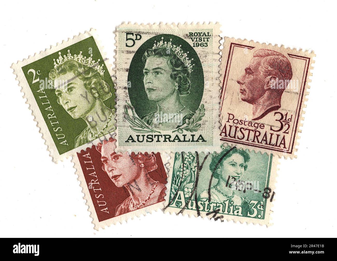 Klassische Briefmarken aus Australien mit britischen Monarchen isoliert auf weißem Hintergrund. Stockfoto