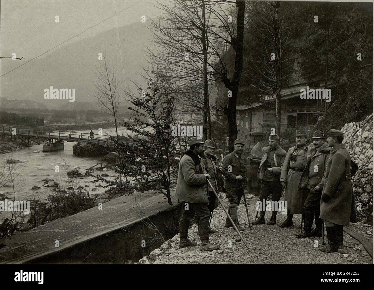 Unterkunft der Reserven des Abschnittes Mjr. SCHMIED am Isonzorido in Tolmein. Stockfoto