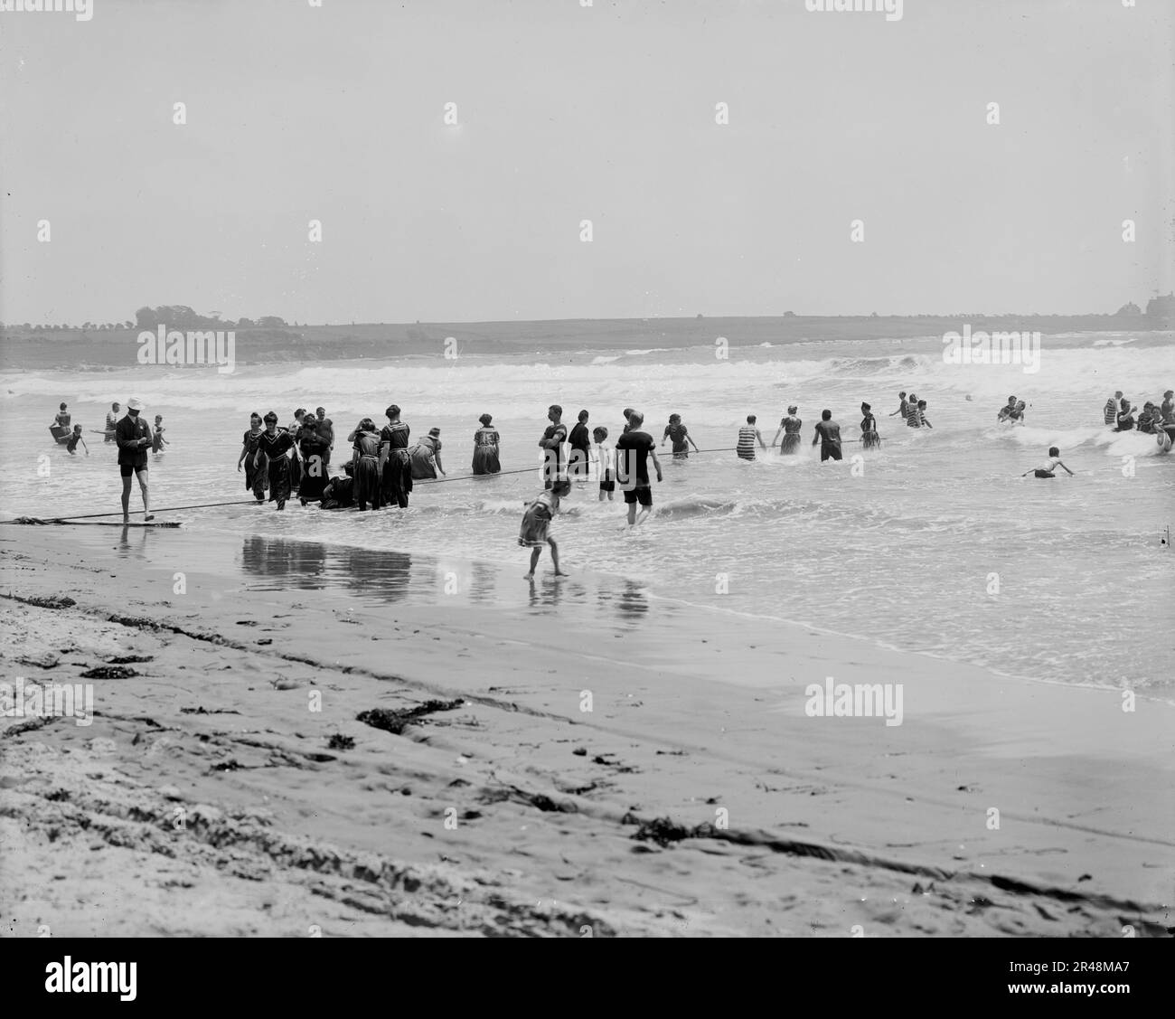Surfbaden in Easton's Beach, Newport, R.I., zwischen 1900 Uhr und 1905 Uhr. Stockfoto