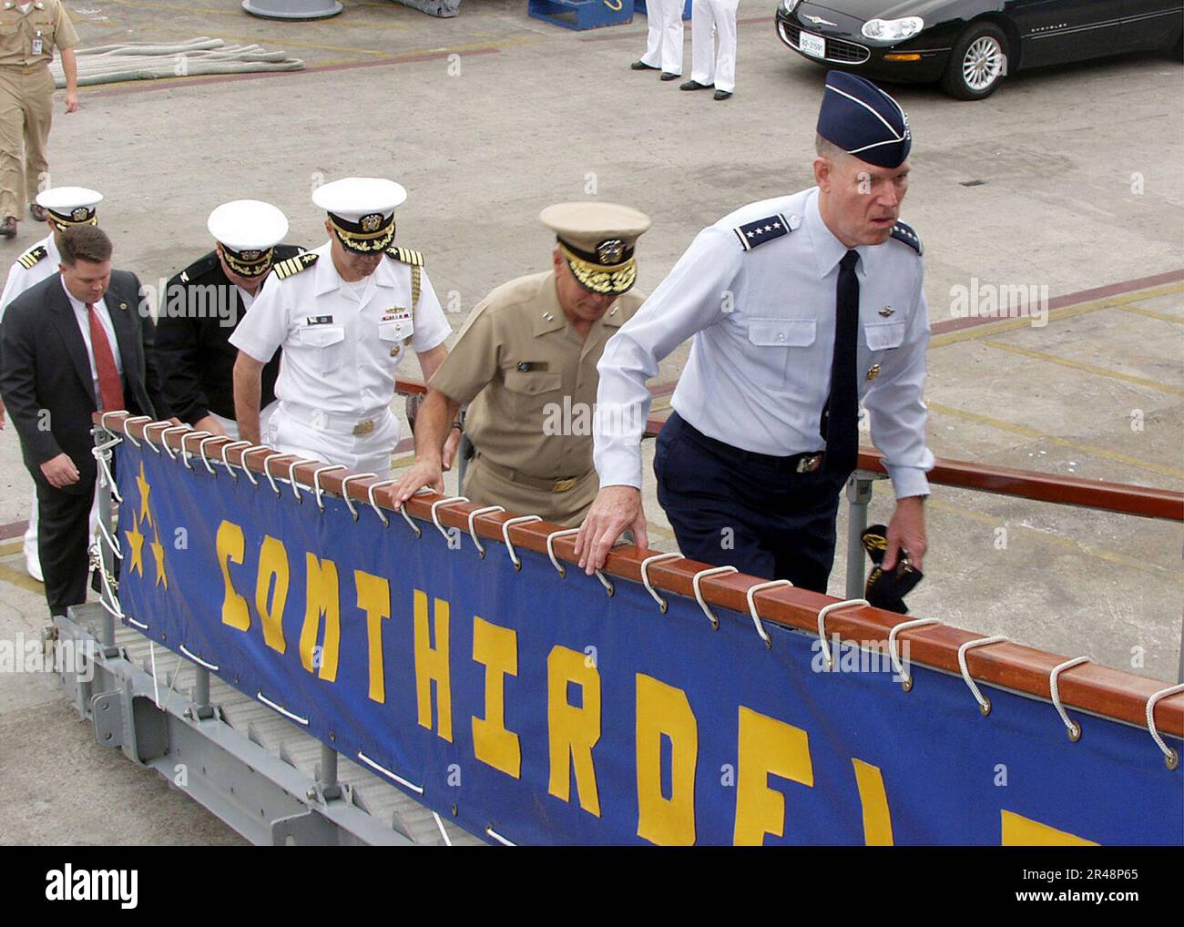 US Navy, die USA Das Kommandoschiff der dritten Flotte, USS Coronado, begrüßt die USA General der Luftwaffe Richard Myers, CH vom Joint Stockfoto