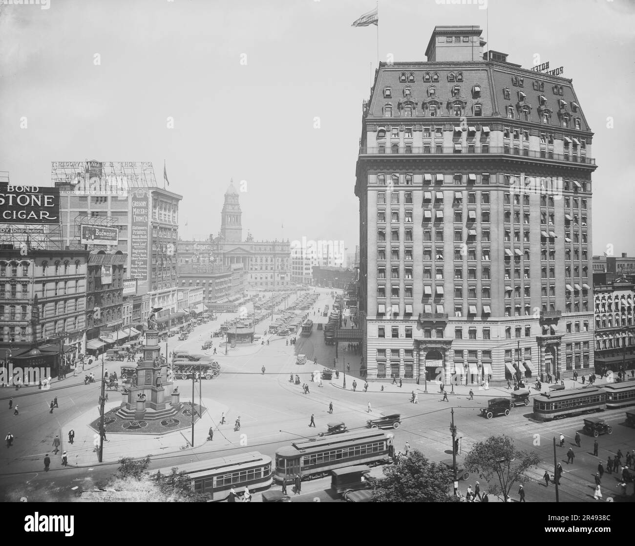 Hotel Pontchartrain and Campus (d. h. Cadillac Square) vom Rathaus, Detroit, Michigan, zwischen 1916 und 1920. Stockfoto