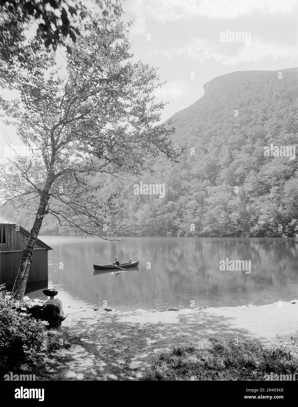 Profile Lake und Old man of the Mountain, White Mts., N.H., zwischen 1900 und 1920. Stockfoto