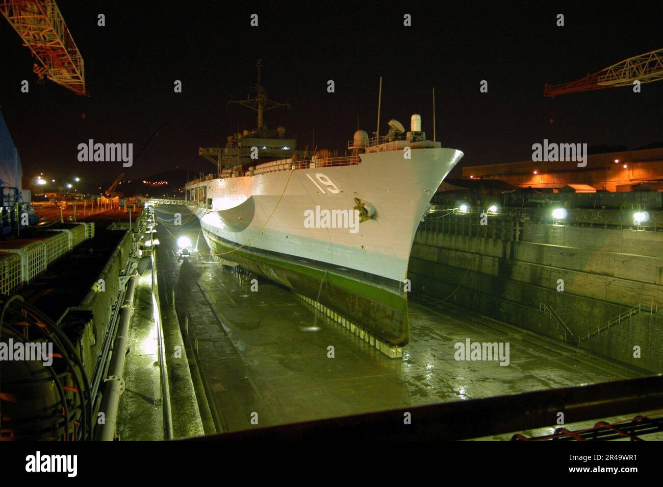 DIE USS Blue Ridge der US Navy liegt im Trockendock der Naval Ship Repair Facility in Yokosuka, Japan Stockfoto