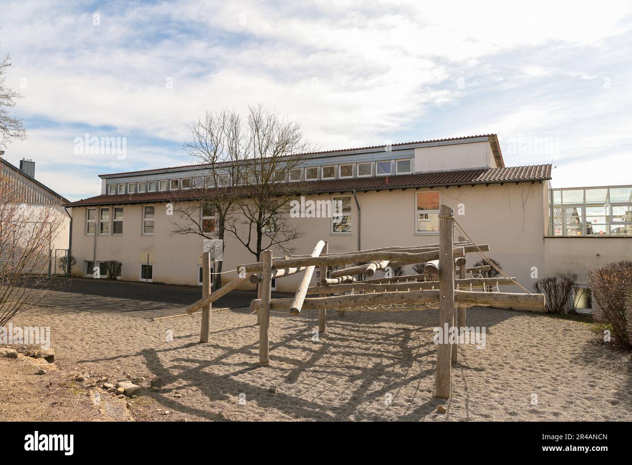 Erkenbrechtsweiler, Deutschland, März 22 2023: Grundschule - die Grundschule ist eine Nachbarschaftsschule für auch Lenningen Hochwang Stockfoto