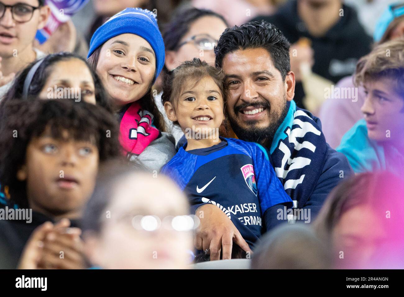 San Diego, USA. 26. Mai 2023. San Diego, CA, 26. Mai 2023 Fans während des NWSL-Spiels zwischen dem San Diego Wave FC und dem Portland Thorns FC im Snapdragon Stadium in San Diego, Kalifornien, USA (Xavier Hernandez/SPP). Guthaben: SPP Sport Press Photo. Alamy Live News Stockfoto