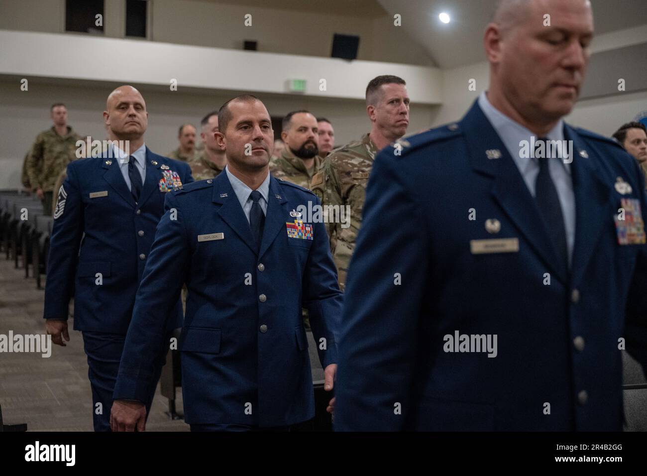 Captain Joey Morlock übernimmt das Kommando über das 124 ...