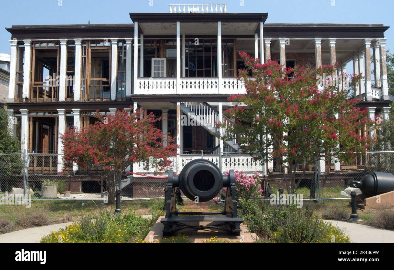 US Navy Gebäude 1, früher das Quartier des Kommandanten des Washington Navy Yard, wird derzeit renoviert. Stockfoto
