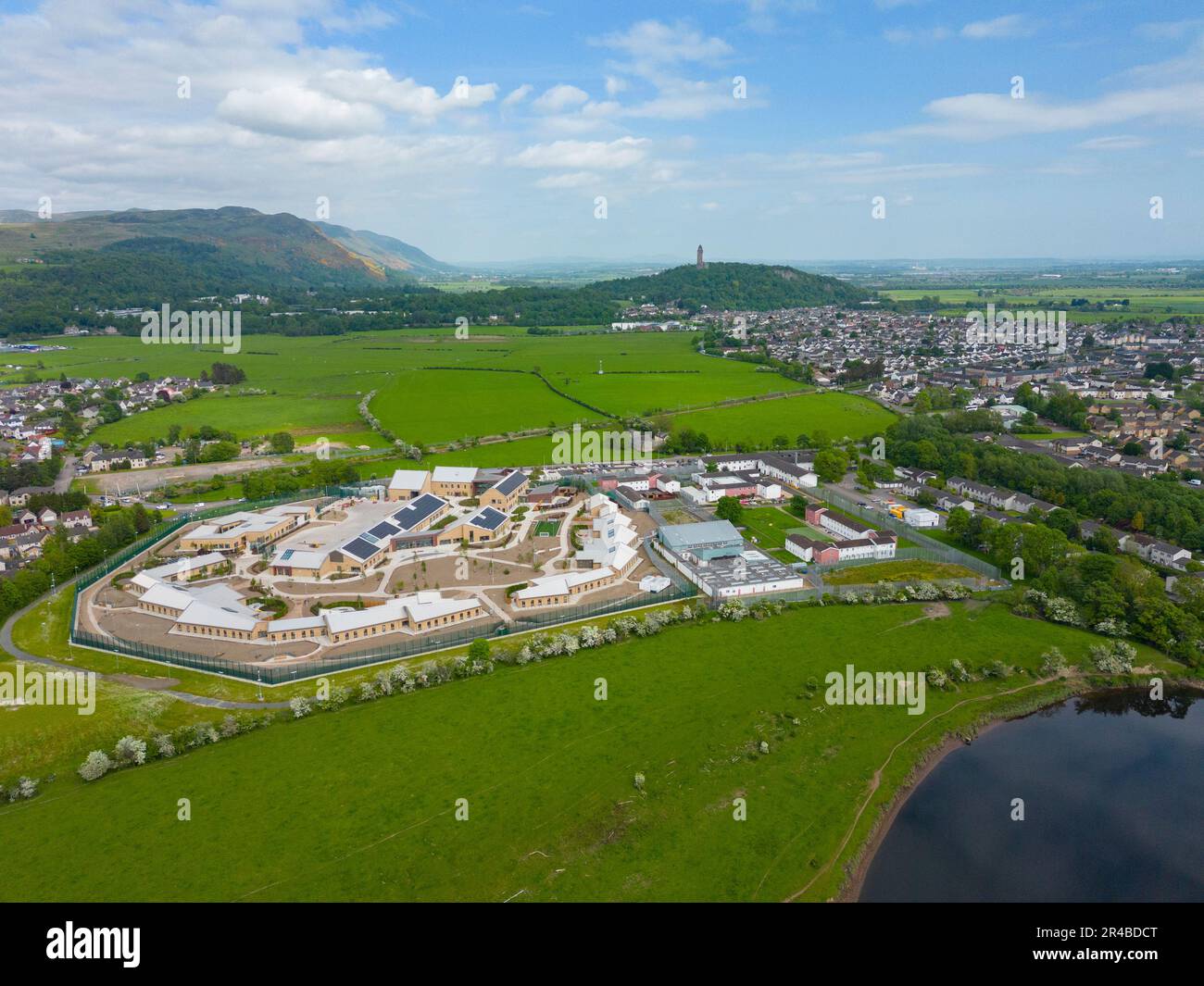 Luftaufnahme vor der Eröffnung der neuen HMP und YOI Stirling, eines neuen Frauengefängnisses in Schottland, Vereinigtes Königreich Stockfoto