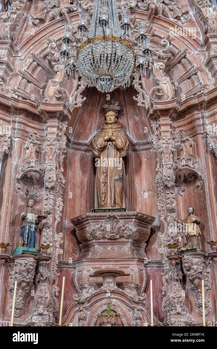 Kirche Sao Francisco de Assis, Statue von Sao Pedro de Alcantara, Sao Joao del Rey, Minas Gerais, Brasilien Stockfoto