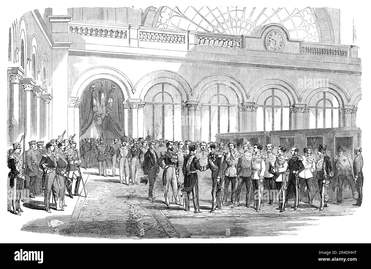 Empfang des Erzherzog Maximilian von Osterreich durch Prinz Napoleon am Straßburger Bahnhofsterminal 1856 in Paris. Der Erzherzog Ferdinand Maximilian, Bruder des Kaisers von Österreich, kam in Paris an... mit der Straßburger Eisenbahn. Prinz Napoleon empfing seine kaiserliche Hoheit am Endbahnhof und begleitete ihn nach St. Cloud. Mit dem Erzherzog kam Baron de Hubner, der österreichische Botschafter, der Herzog de Tarente, einer der Kammerdiener des Kaisers, und der Herzog de Cadore, Pfleger des Kaisers, der während seines Aufenthalts in Frankreich seiner Kaiserlichen Hoheit beigeordnet sein wird." Von Stockfoto