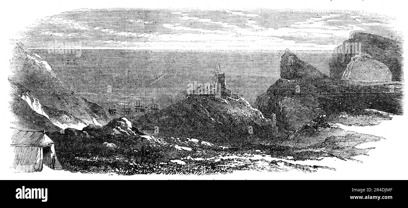 Balaclava Heights, 1856. Skizzieren Sie von... einem Korrespondenten an Bord der H.M.S. Leander...„die Burg scheint sehr umfangreich zu sein, da sie die gesamte Seite des Hügels gegenüber dem harbour...it. Jahrhundert abdeckt, muss von den Genuesen um 1370 gebaut worden sein, als sie auch mehrere andere Teile der Krim besiedelten. Vor der Erfindung des Schießpulvers muss es immens stark gewesen sein, tatsächlich uneinnehmbar. Die Wände sind größtenteils in Ruinen, außer der Hauptverbindungsmauer, die vom Gipfel des Hügels zum Meer führt, das aus Granitfelsen gebaut ist. Der runde Turm (auf dem Admiral Boxer den gepflanzt hat Stockfoto