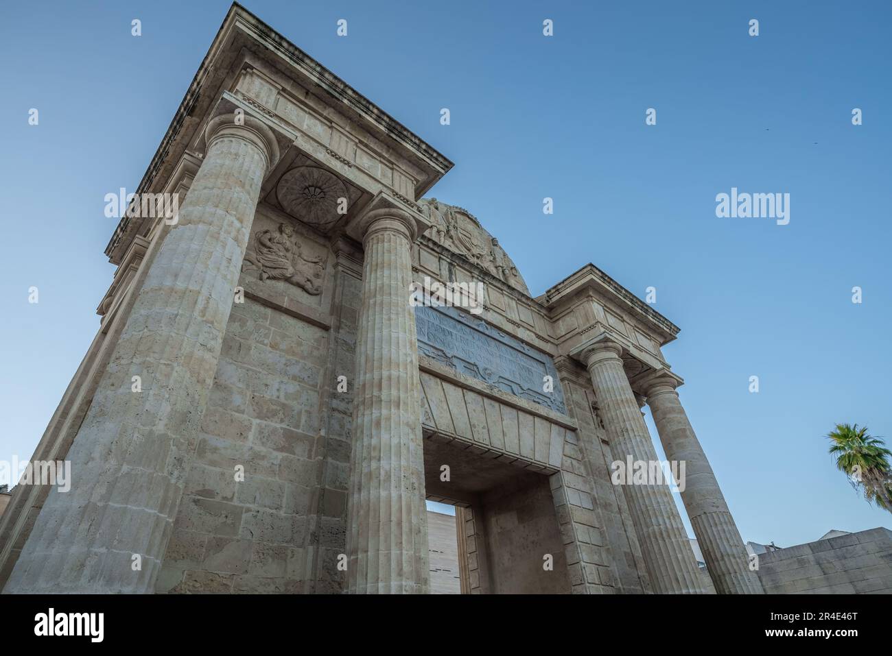 Puerta del Puente (Tor zur Brücke) - Cordoba, Andalusien, Spanien Stockfoto