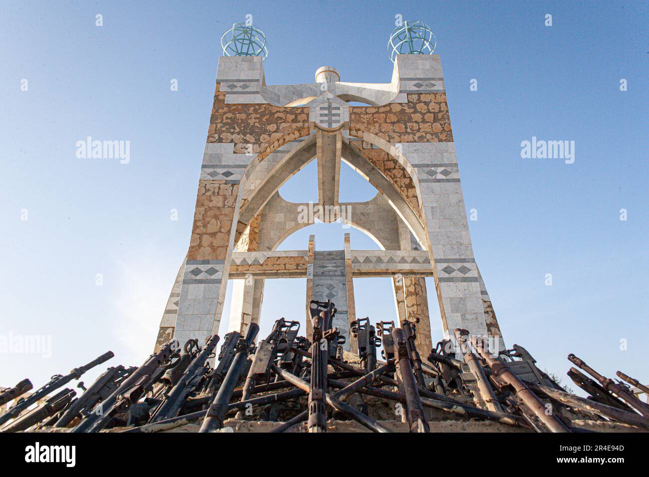 Flamme des Friedens , Denkmal zum Gedenken an das Ende der Tuareg-Rebellion im Jahr 1996, Timbuktu, Mali, westafrika Stockfoto