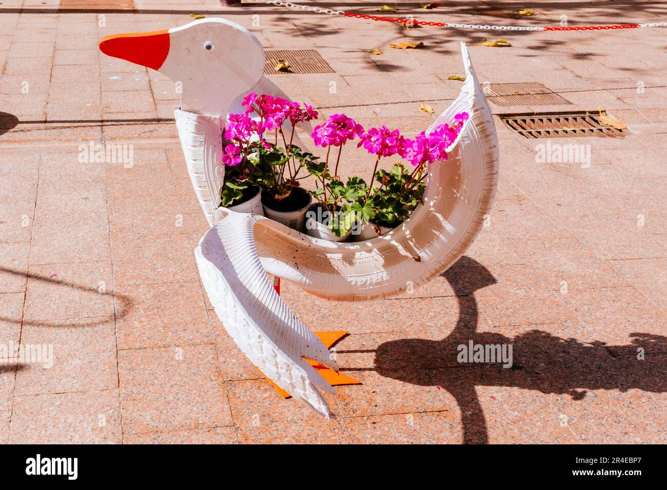 Künstlerische Interventionen auf der Straße. O'Donnell Street, Melilla, Ciudad Autónoma de Melilla, Spanien, África, EU. Stockfoto