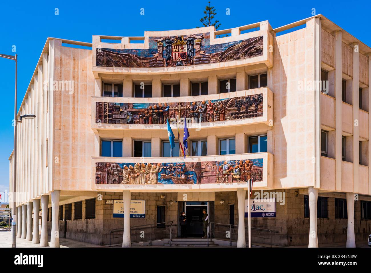 Keramikgemälde im Büro für Information und Aufmerksamkeit für die Bürger (OIAC). Melilla, Ciudad Autónoma de Melilla, Spanien, África, EU. Stockfoto