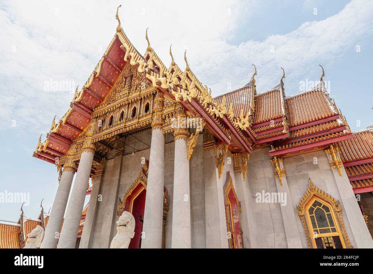 Ordinationshalle (Ubosot) des Wat Benchamabophit Dusitvanaram (Marmortempel), buddhistischer Tempel (Wat) in Bangkok, Thailand Stockfoto