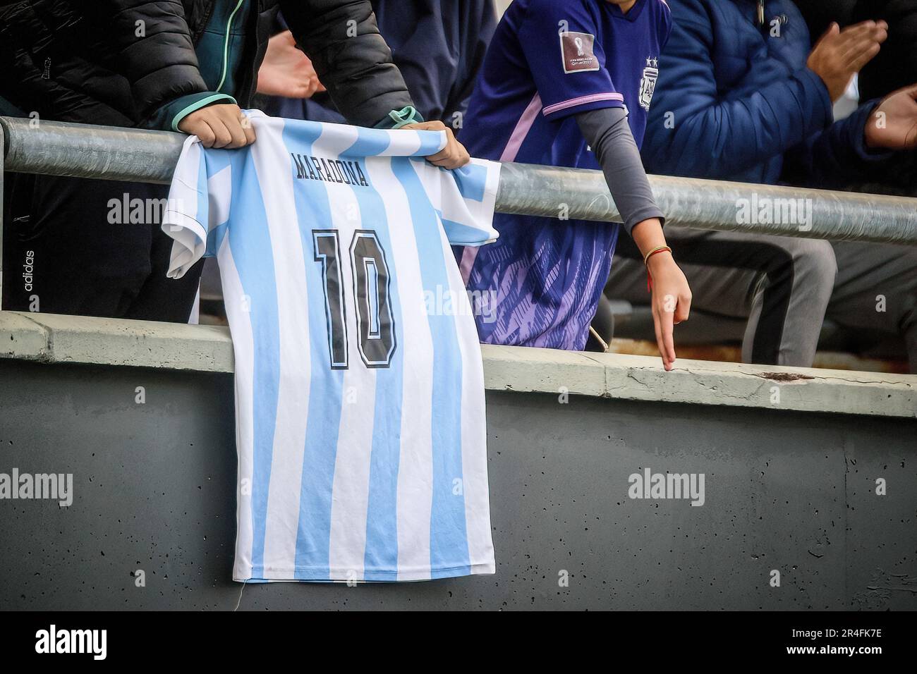 La Plata, Argentinien. 27. Mai 2023. Maradona Trikot während des Spiels Brasilien gegen Nigeria im Rahmen der Weltmeisterschaft U20 Argentinien 2023 – Gruppe D auf der Estadio Unico „Diego Armando Maradona“. Endstand: Brasilien 2 - 0 Nigeria Kredit: SOPA Images Limited/Alamy Live News Stockfoto