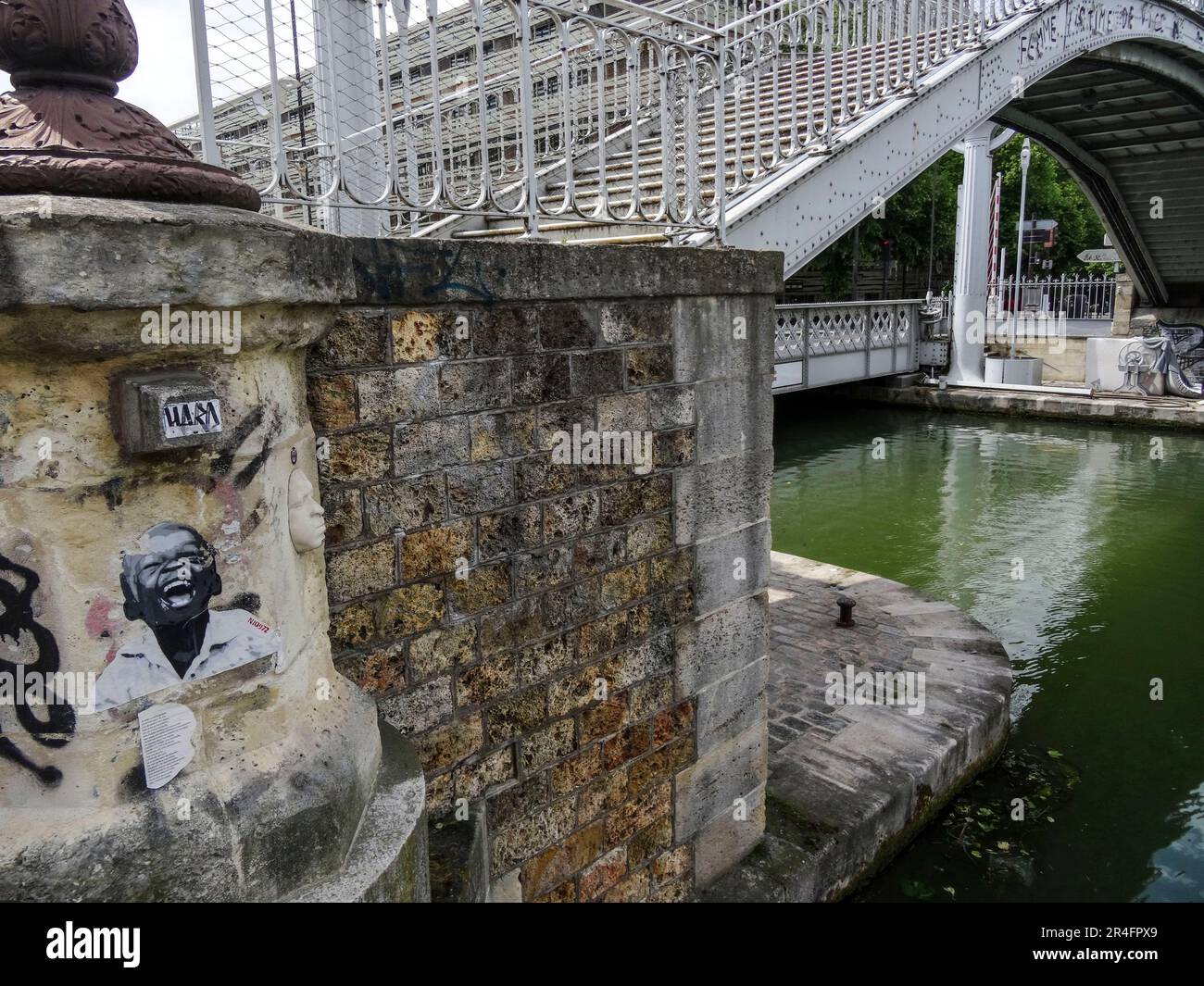 Reisebild der letzten Metalltrampbrücke in Paris, der Pont de la Rue de Crimée, der Pont de Flandre. Stockfoto