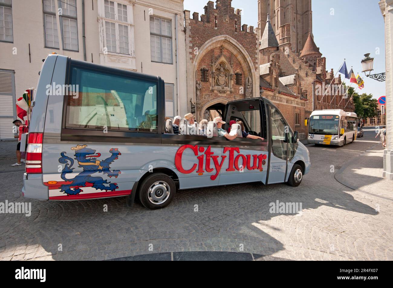 Stadtbus-Tour in Brügge, Flandern, Belgien Stockfoto