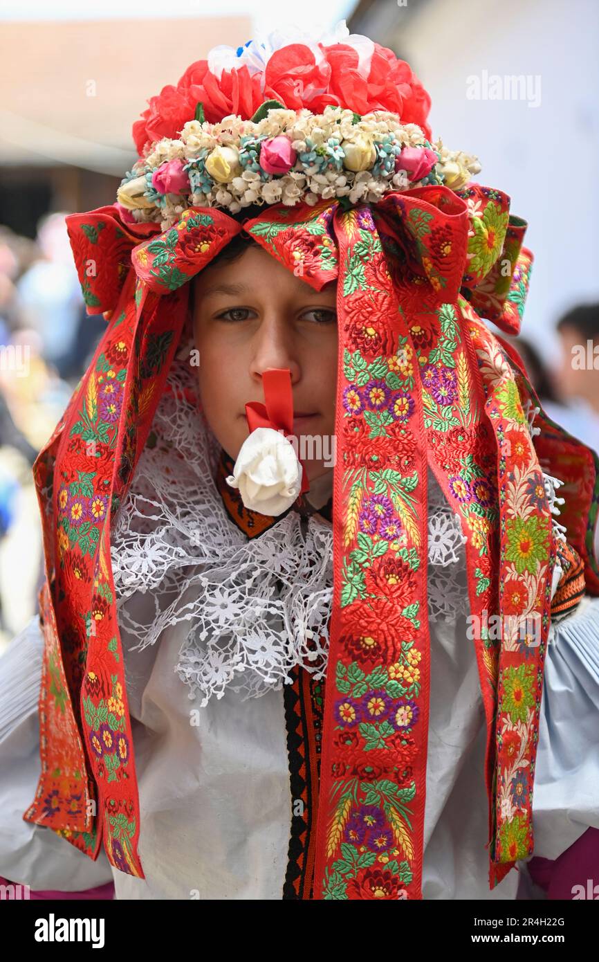 Vlcnov, Tschechische Republik. 28. Mai 2023. Der traditionelle Ritt der Könige, ein Festival zur Feier des Frühlings, fand am 28. Mai 2023 in Vlcnov, Tschechische Republik, statt. Auf dem Foto ist König Filip Soban zu sehen. Kredit: Dalibor Gluck/CTK Photo/Alamy Live News Stockfoto