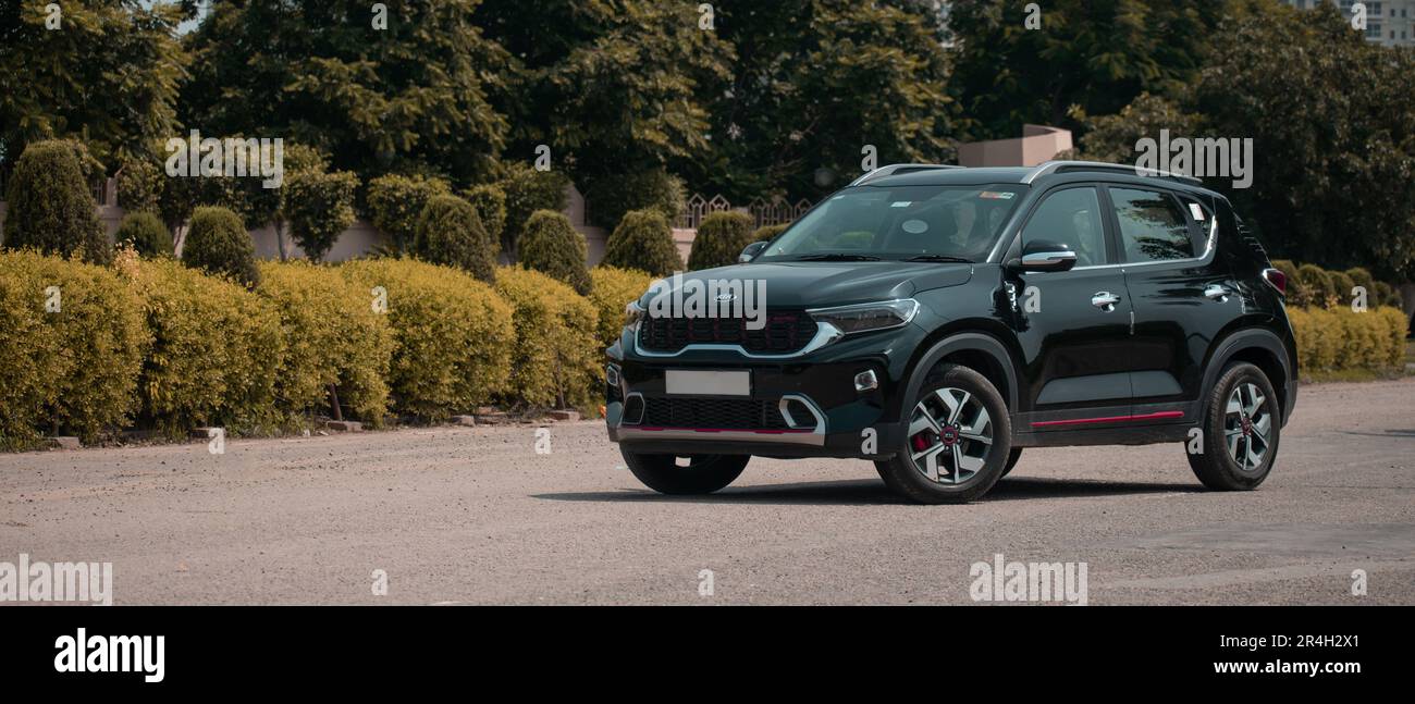 Schwarzen SUV Stockfoto