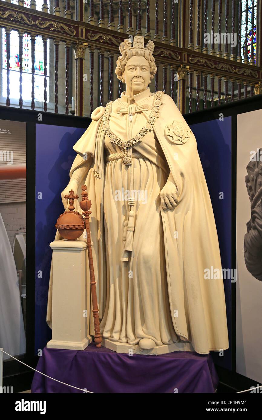 Bildhauermodell der neuen Statue für West Facade, York Minster, Minster Yard, York, North Yorkshire, England, Großbritannien, Großbritannien, Europa Stockfoto