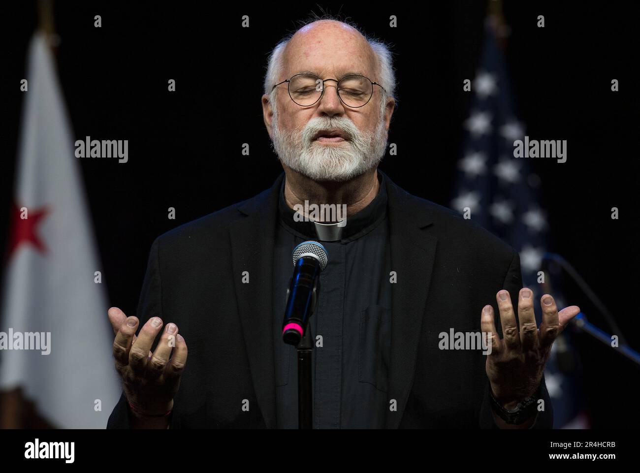 Los Angeles, Kalifornien, USA. 27. Mai 2023. Pater GREGORY BOYLE, Gründer von Homeboy Industries, beruft sich auf die 2023. Reorganising State Convention der California Democratic Party, die im Los Angeles Convention Center stattfindet. (Kreditbild: © Brian Cahn/ZUMA Press Wire) NUR REDAKTIONELLER GEBRAUCH! Nicht für den kommerziellen GEBRAUCH! Stockfoto