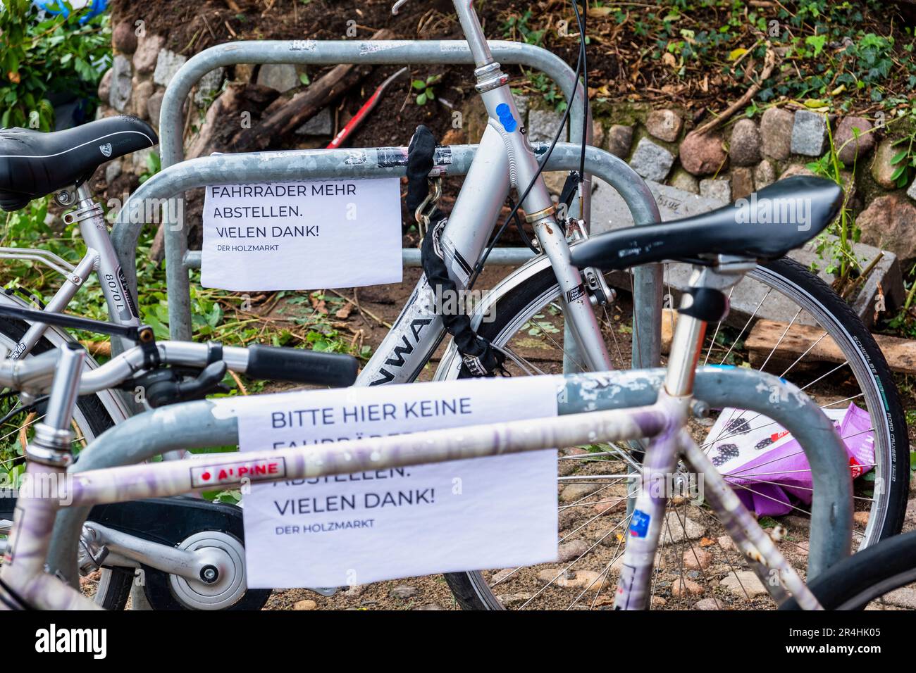 Fahrradparkplatz, Berlin, Deutschland Stockfoto