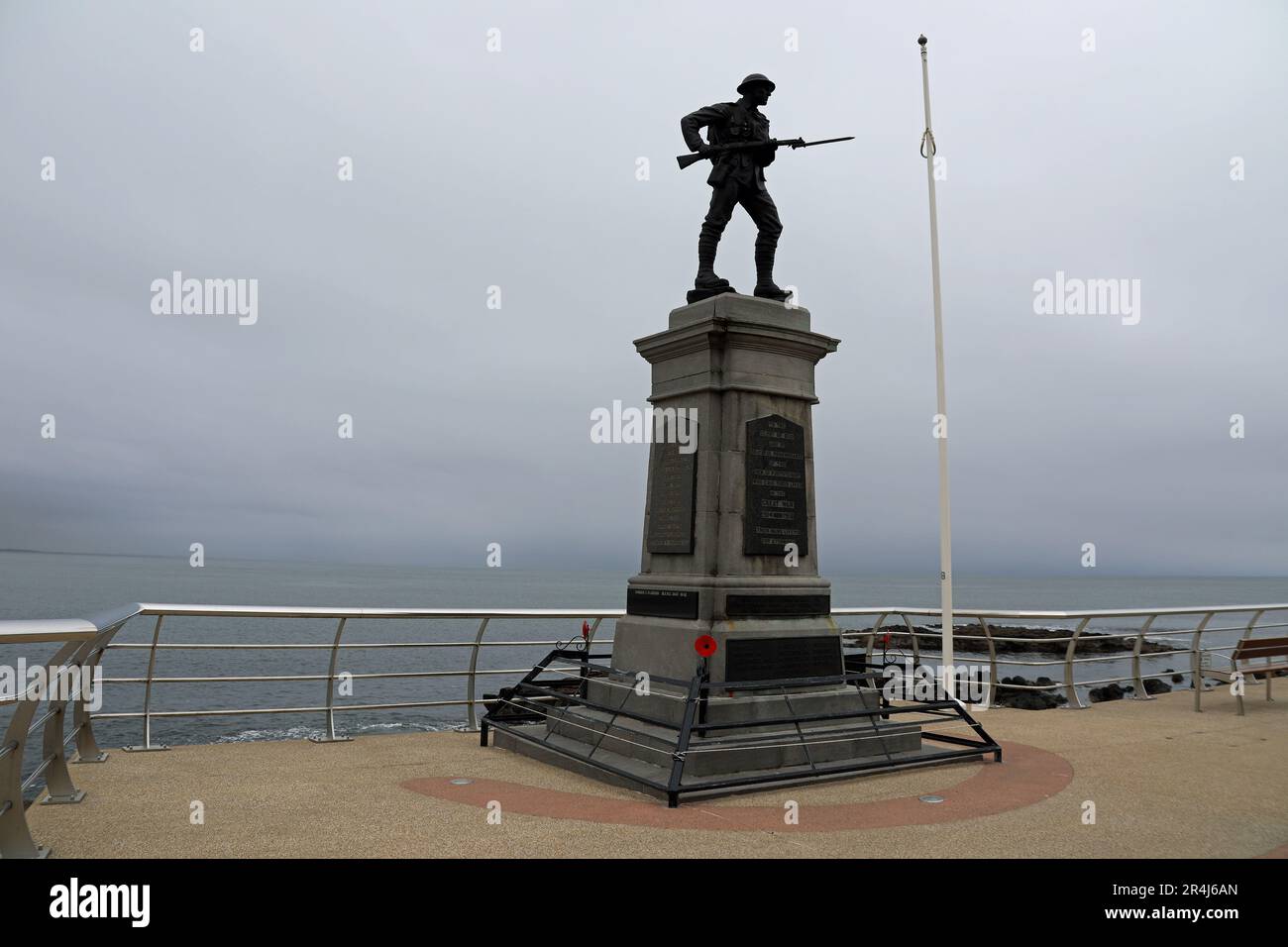 Kriegsdenkmal am Ufer in Portstewart im County Londonderry Stockfoto