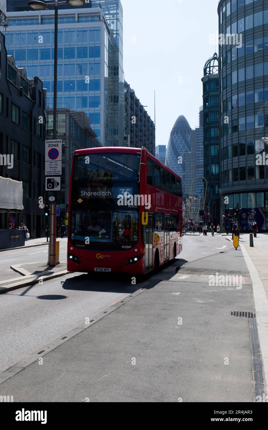 Roter Bus in London Stockfoto